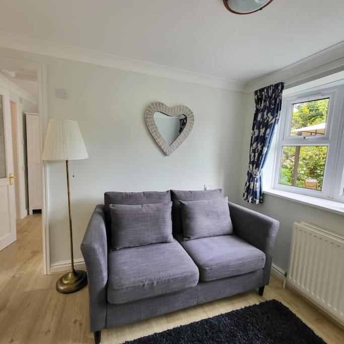 Cheerful, Cosy, One Bedroom Home With Patio And Parking Newbury (Berkshire) Exterior foto